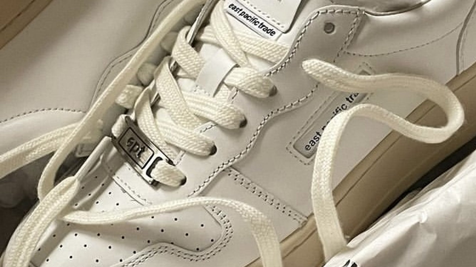 EPT: dalla Korea, design minimal e qualità